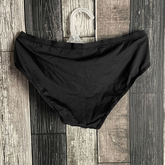 Adore Me- Push-up Plunge Bra and Panties - Picture 6 of 7